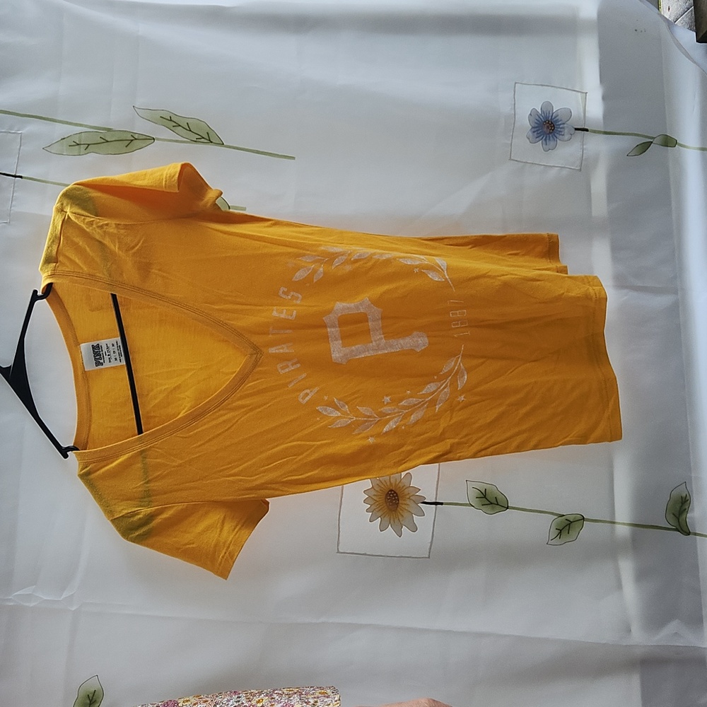 Victoria Secret Tshirt